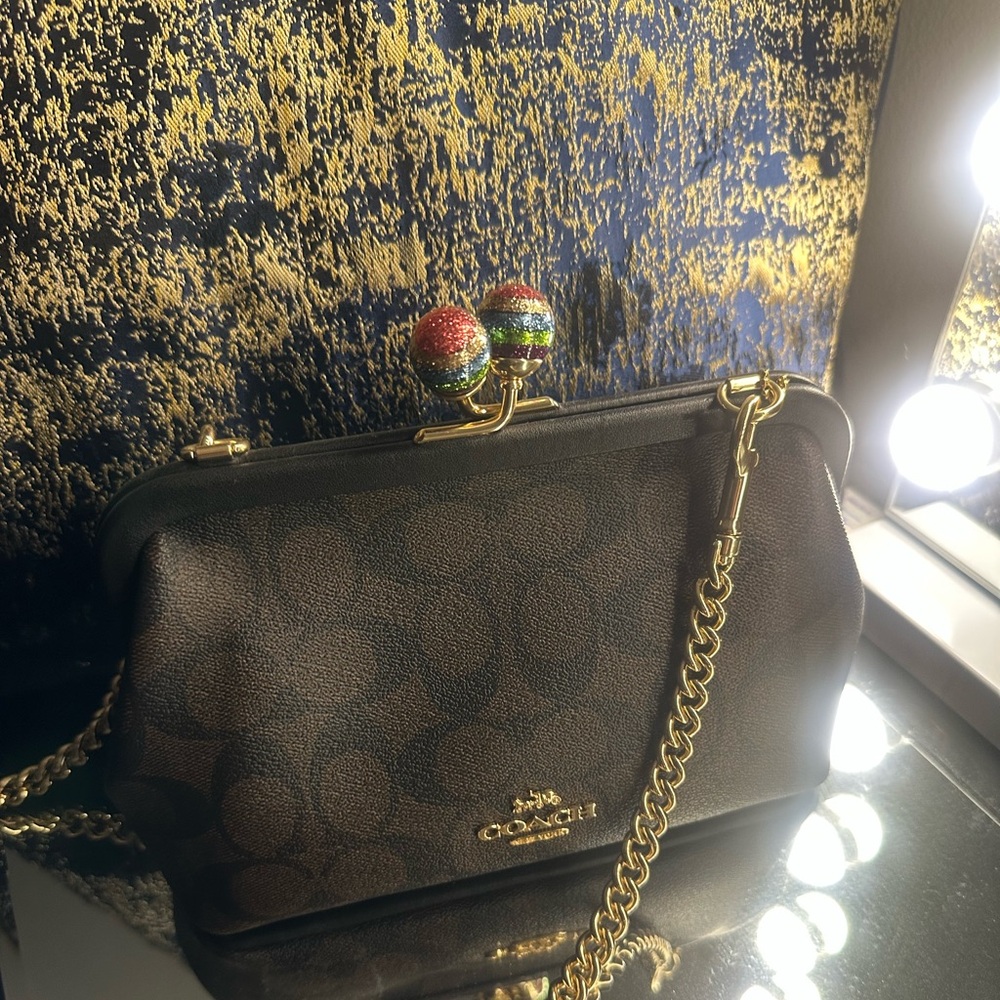 Small Coach snap purse